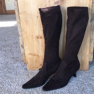 Van Eli Stretch Brown Suede Boots Sz 9